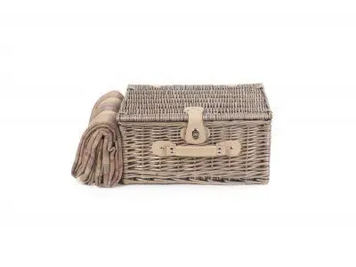 2 PERSON LAVENDER TARTAN HAMPER