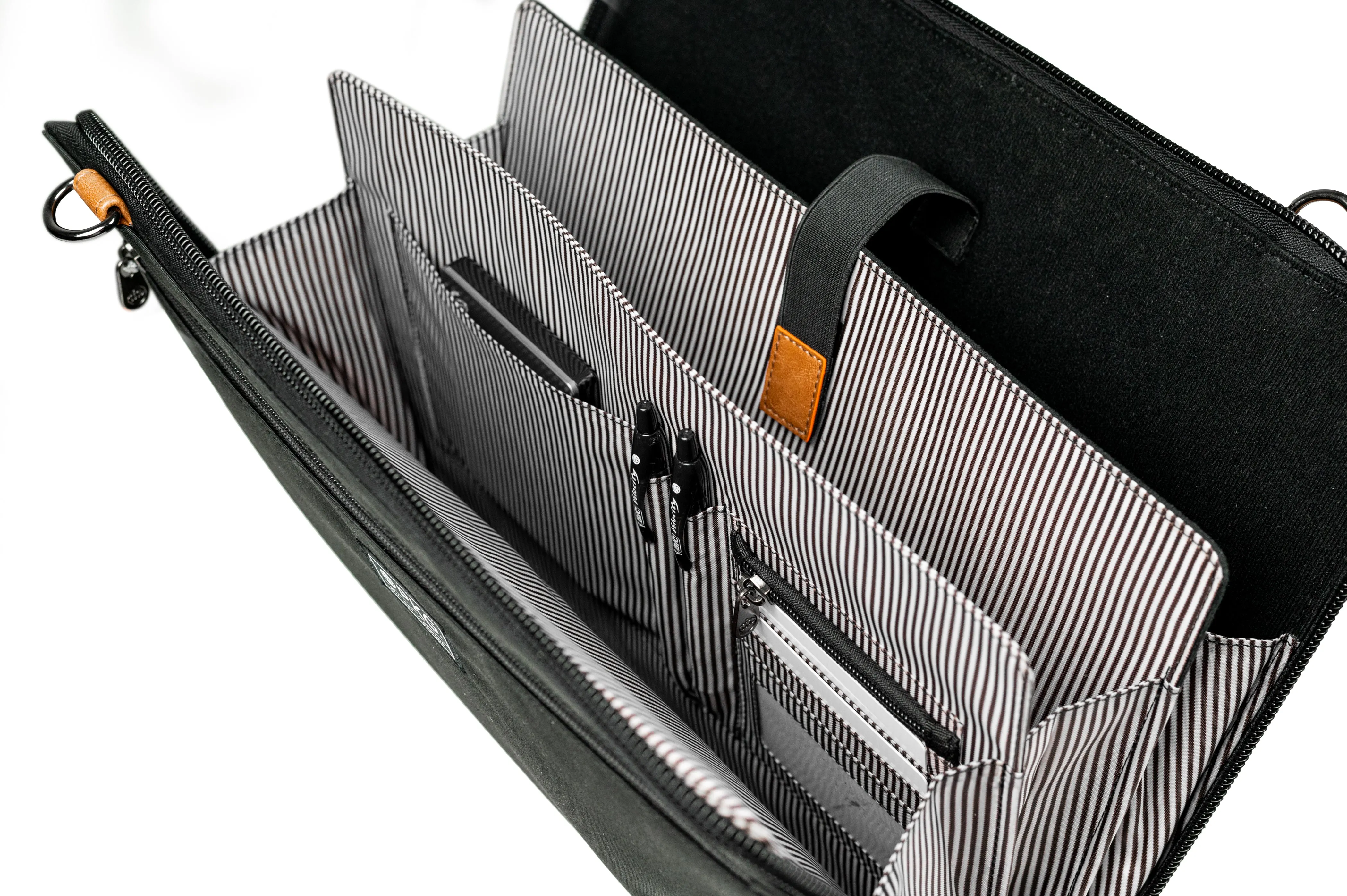 WELLINGTON - Accordion Folio w/ Strap